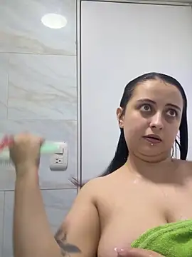 SarahCastro1  online show from May 24, 2026, 11:54 pm