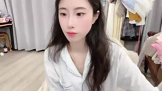 Freya7777 online show from September 24, 2025, 1:25 pm