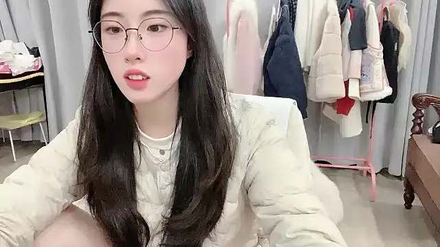 Freya7777 online show from December 14, 2025, 2:55 pm