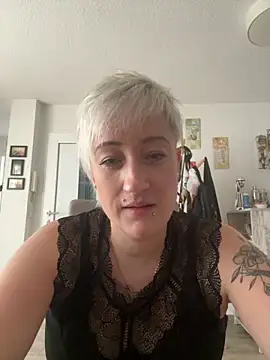 Snapshot of Rozendefotz chatting on September 11, 2025, 6:35 am Rozendefotz online show from September 11, 2025, 6:35 am