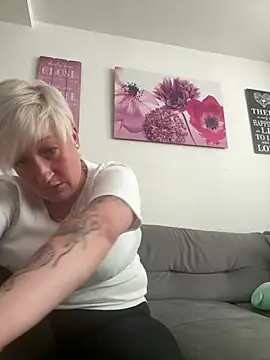 Rozendefotz online show from April 22, 2026, 7:55 am