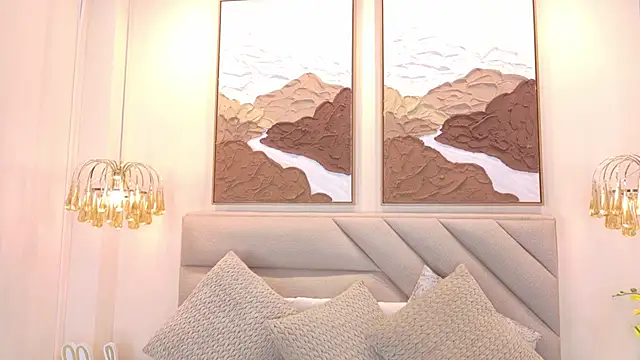 kendalFox  online show from October 31, 2025, 1:45 pm