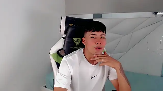 Austin col  online show from October 16, 2025, 8:32 pm