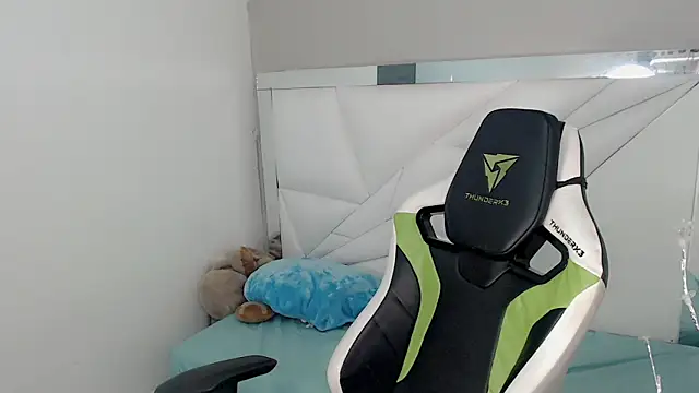 Austin col  online show from November 4, 2025, 12:04 pm