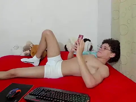 Tom Blues online show from October 8, 2025, 1:53 pm