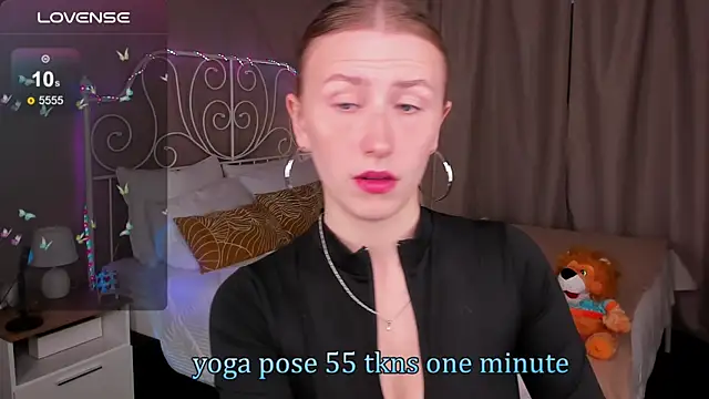 VesperaCeleste online show from September 13, 2025, 5:40 am