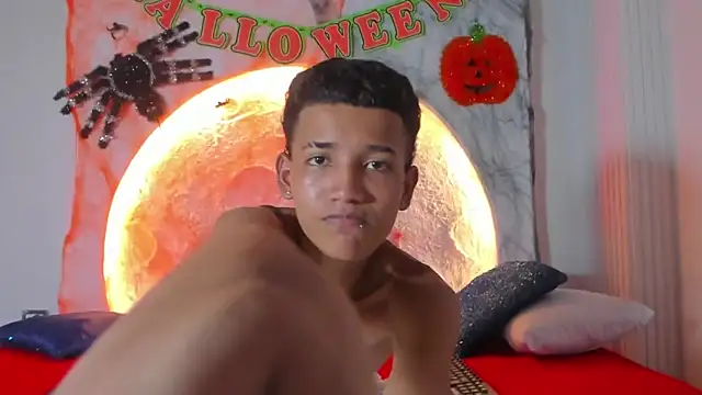  Noah19 online show from October 22, 2025, 7:02 pm