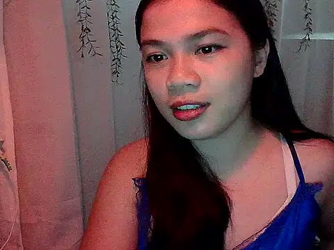 Snapshot of Zachariah_05 chatting on November 14, 2025, 7:51 am Zachariah 05 online show from November 14, 2025, 7:51 am