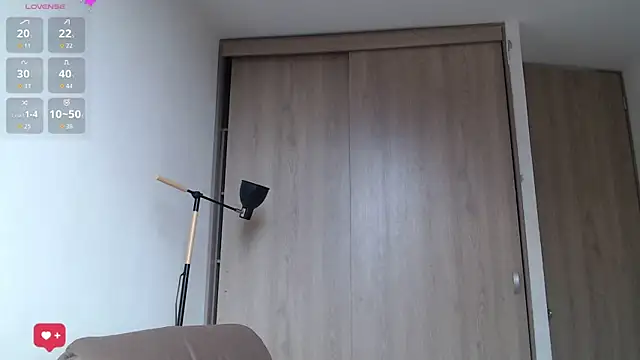 WendySuns  online show from October 15, 2025, 12:16 pm