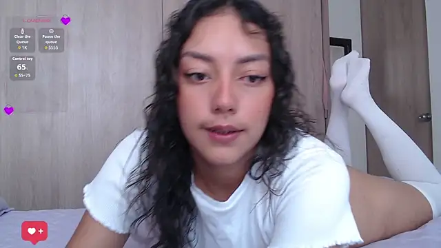 Snapshot of WendySuns_ chatting on November 13, 2025, 5:01 pm WendySuns online show from November 13, 2025, 5:01 pm