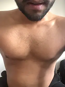 shiitposter male online show from November 24, 2025, 9:53 am