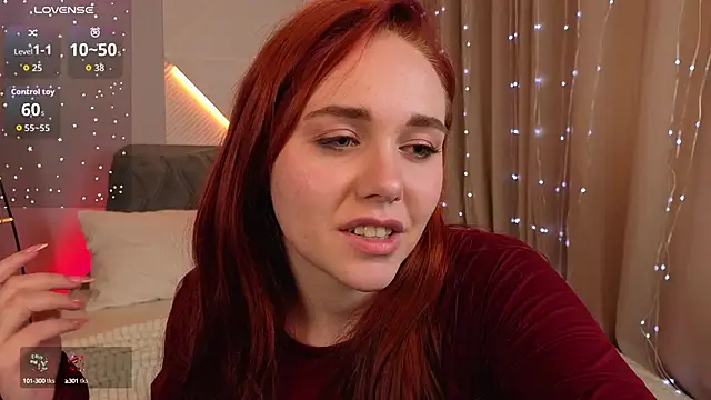 PollyVinice online show from October 4, 2025, 11:30 am