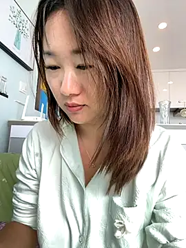 xixi-kiki online show from September 10, 2025, 4:01 am