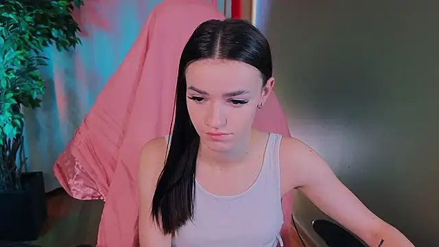 E l i z e  online show from September 26, 2025, 5:33 am