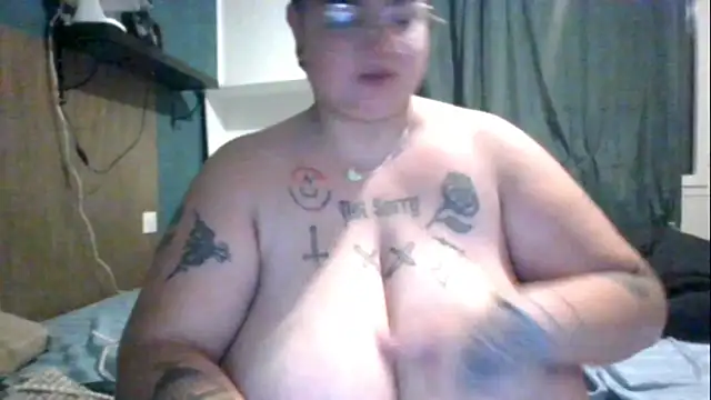 Snapshot of PirateXL chatting on May 15, 2026, 11:12 pm PirateXL online show from May 15, 2026, 11:12 pm