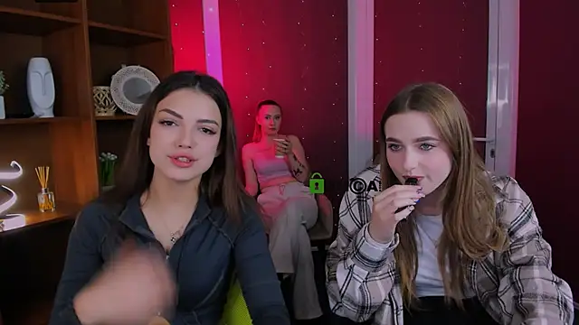 mila glow1 online show from November 17, 2025, 5:57 am