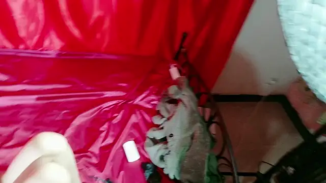 iohailong online show from November 5, 2025, 6:24 am