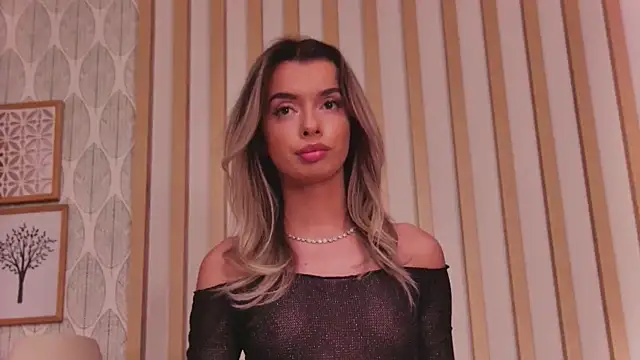 LollyShine online show from November 15, 2025, 7:21 pm