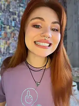 LunaMillie online show from April 8, 2026, 10:04 am