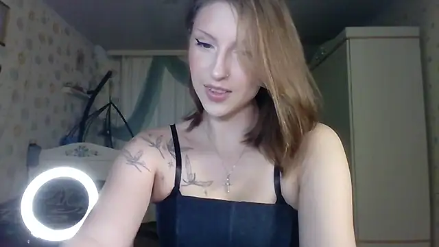 RuxaShade online show from November 19, 2025, 11:21 am