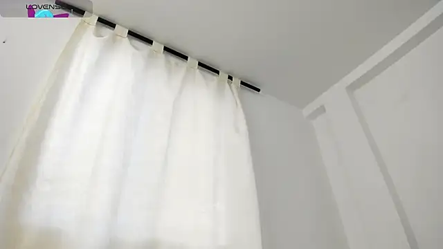 Ebony danik online show from October 31, 2025, 6:42 pm