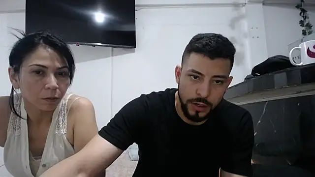 yohacriss online show from October 8, 2025, 3:04 am