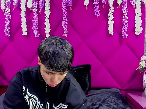 Snapshot of Bruno_Cruzz chatting on September 26, 2025, 2:26 am Bruno Cruzz online show from September 26, 2025, 2:26 am