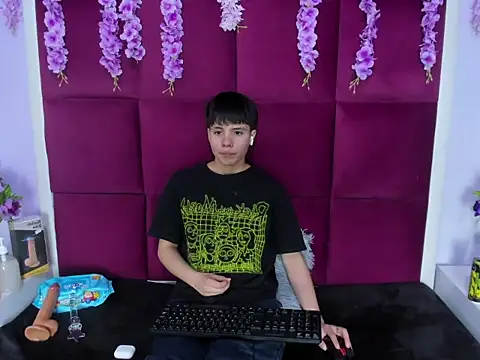 Snapshot of Bruno_Cruzz chatting on October 30, 2025, 2:24 am Bruno Cruzz online show from October 30, 2025, 2:24 am