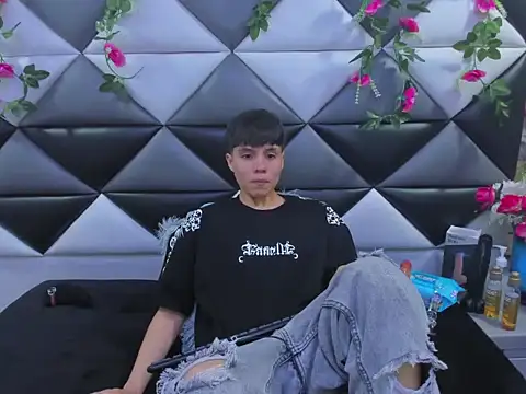 Snapshot of Bruno_Cruzz chatting on November 6, 2025, 1:50 am Bruno Cruzz online show from November 6, 2025, 1:50 am