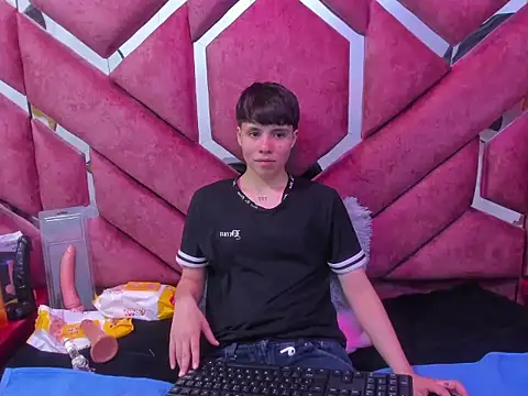 Snapshot of Bruno_Cruzz chatting on November 22, 2025, 2:54 am Bruno Cruzz online show from November 22, 2025, 2:54 am