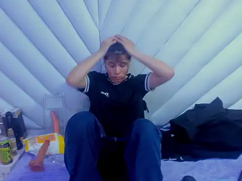 Snapshot of Bruno_Cruzz chatting on November 30, 2025, 3:43 am Bruno Cruzz online show from November 30, 2025, 3:43 am