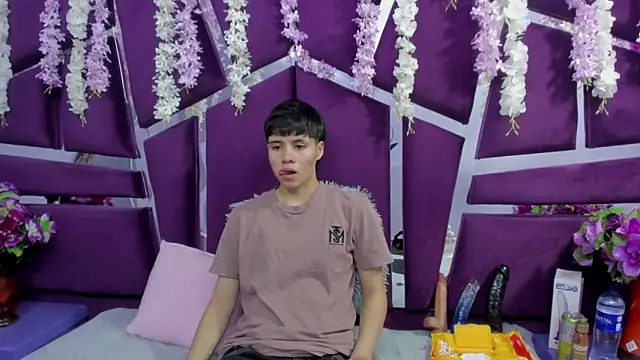 Snapshot of Bruno_Cruzz chatting on February 15, 2026, 2:30 am Bruno Cruzz online show from February 15, 2026, 2:30 am