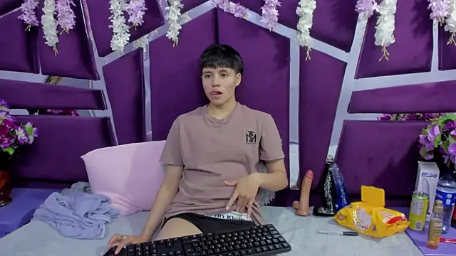 Snapshot of Bruno_Cruzz chatting on February 15, 2026, 7:51 am Bruno Cruzz online show from February 15, 2026, 7:51 am