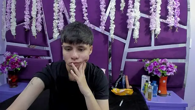 Snapshot of Bruno_Cruzz chatting on February 17, 2026, 2:30 am Bruno Cruzz online show from February 17, 2026, 2:30 am