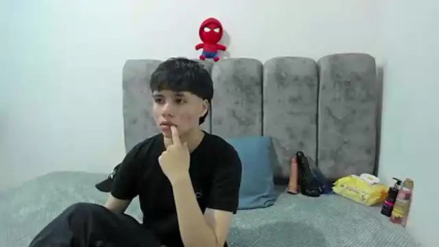 Snapshot of Bruno_Cruzz chatting on March 26, 2026, 2:39 am Bruno Cruzz online show from March 26, 2026, 2:39 am