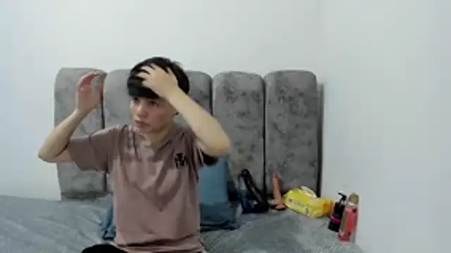 Snapshot of Bruno_Cruzz chatting on March 27, 2026, 2:39 am Bruno Cruzz online show from March 27, 2026, 2:39 am