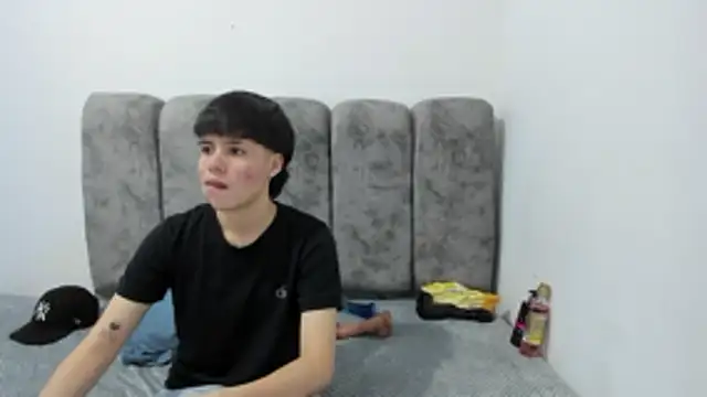 Snapshot of Bruno_Cruzz chatting on March 28, 2026, 2:44 am Bruno Cruzz online show from March 28, 2026, 2:44 am