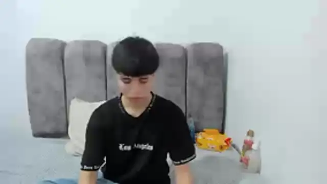 Snapshot of Bruno_Cruzz chatting on April 14, 2026, 2:17 am Bruno Cruzz online show from April 14, 2026, 2:17 am