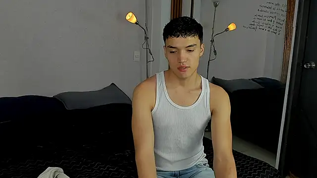 Jacksonflorez online show from September 19, 2025, 6:41 pm