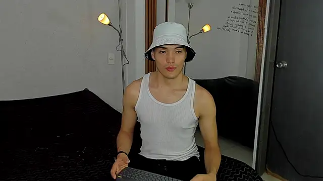 Jacksonflorez online show from September 22, 2025, 6:43 pm