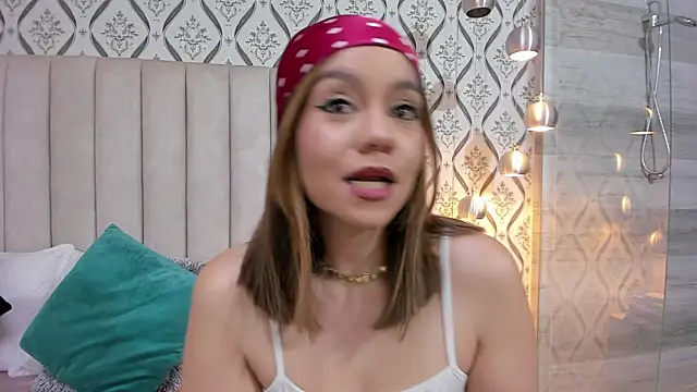 Sky Junne online show from October 3, 2025, 6:49 pm