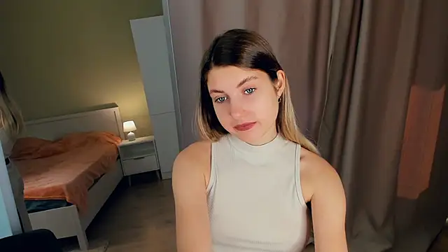 MartiRoyal online show from September 12, 2025, 4:56 am
