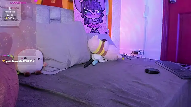 sophiievv online show from December 17, 2025, 6:41 am