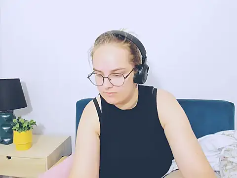 AliceCrazy69 online show from October 11, 2025, 9:41 am