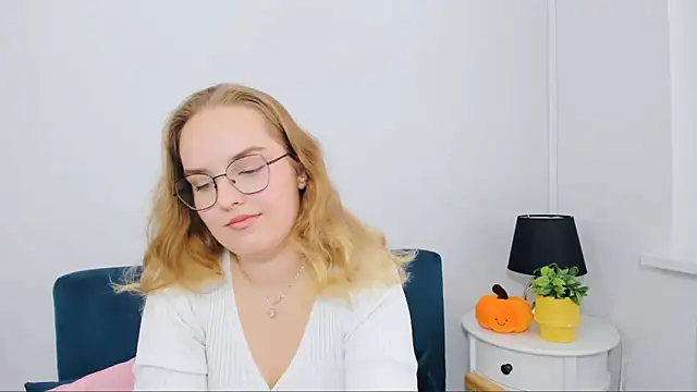 AliceCrazy69 online show from November 14, 2025, 1:10 pm