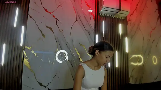 VictoriaDuart online show from April 19, 2026, 9:17 pm