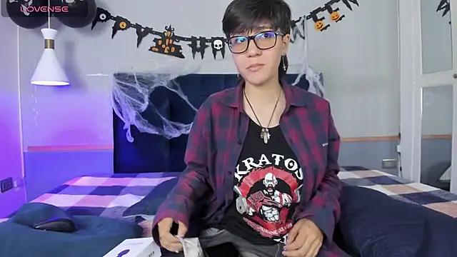 Tsuki Maru online show from October 19, 2025, 7:36 pm