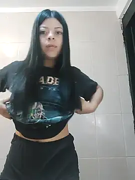 LunaJacobs online show from October 26, 2025, 2:56 pm