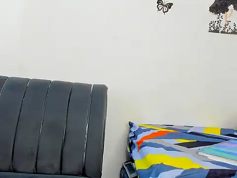 sarithasweettt online show from September 25, 2025, 3:43 am