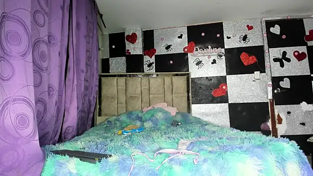 skinnyanddaphne online show from February 2, 2026, 5:22 pm